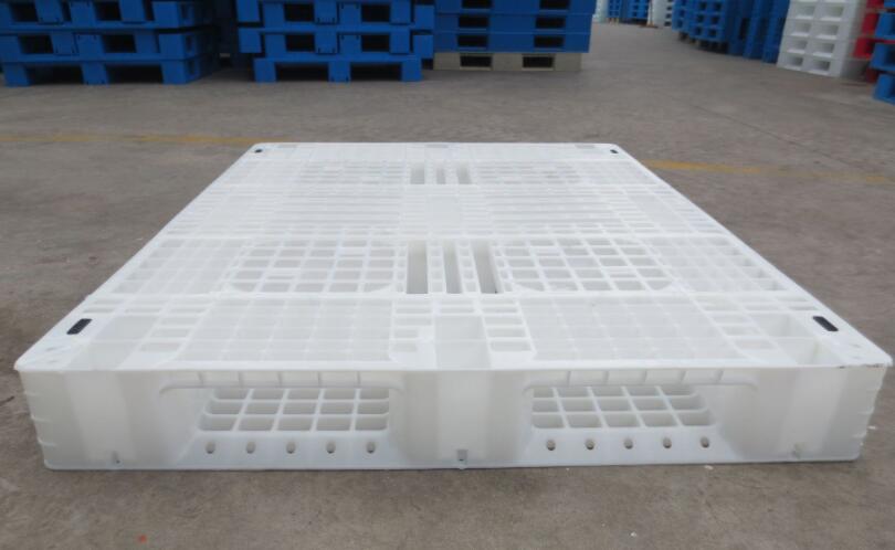 ��ɫ�����бP